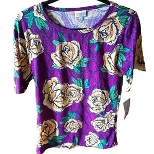 Lularoe medium rose print fitted Gigi T-shirt. Stunning!‎ NWT.